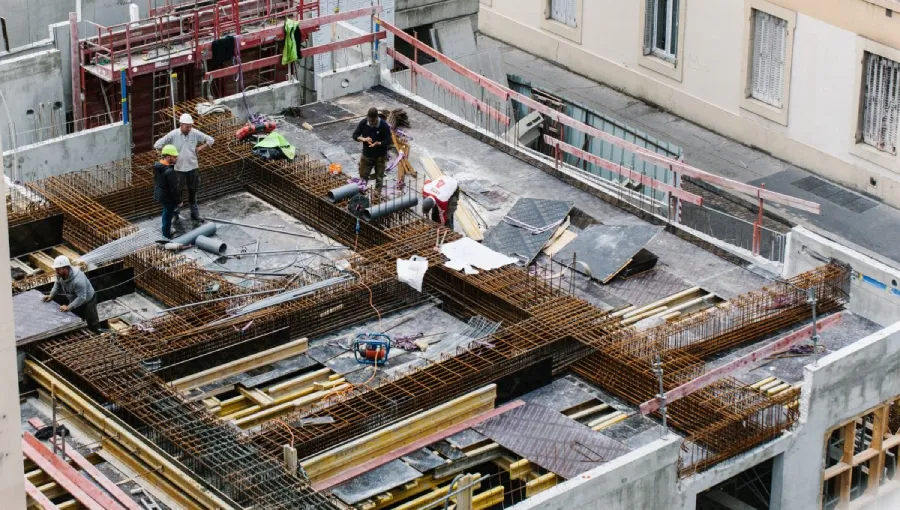 Aprenda como manter canteiro de obras organizado e eficiente